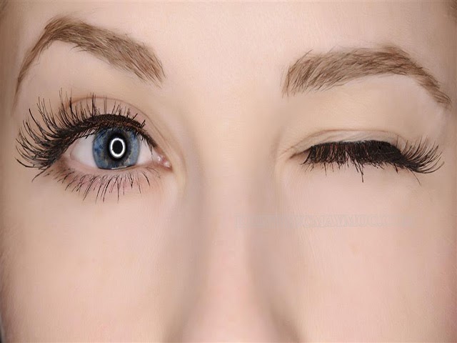 Nháy mắt trái liên tục có thể do cơ thể đang mệt mỏi